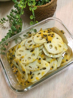 蓮藕涼拌百香果 的食譜成品照片