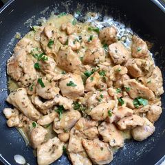 A picture of Lemon Parsley Cream Chicken.