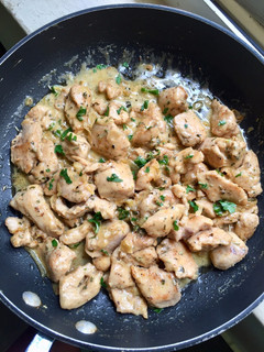 A picture of Lemon Parsley Cream Chicken.