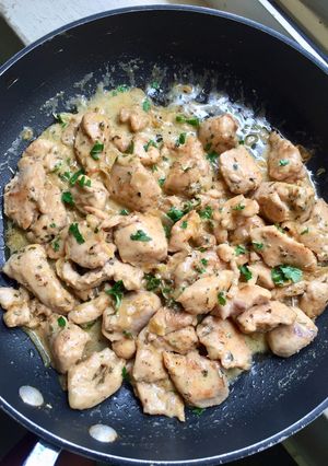 A picture of Lemon Parsley Cream Chicken.