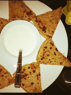 आलू पराठा (Aloo paratha recipe in Hindi) रेसिपी मुख्य फोटो