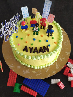 ચોકલેટ કેક (Lego theme Chocolate Cake) રેસીપી મુખ્ય ફોટો