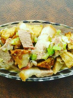 Hình của món Heo quay kho chả lụa.