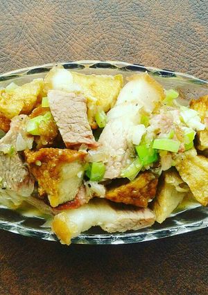Hình của món Heo quay kho chả lụa.