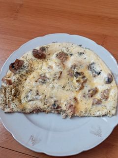 Фото Омлет с курицей и шампиньонами.