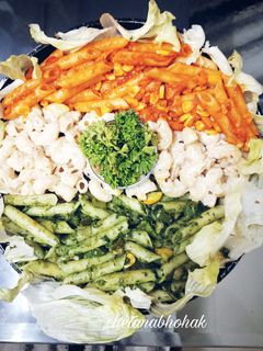 तिरंगा पास्ता (tiranga pasta recipe in marathi) रेसिपी चे मुख्य फोटो