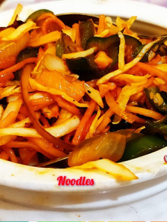 नूडल्स (Noodles Recipe in Hindi) रेसिपी मुख्य फोटो
