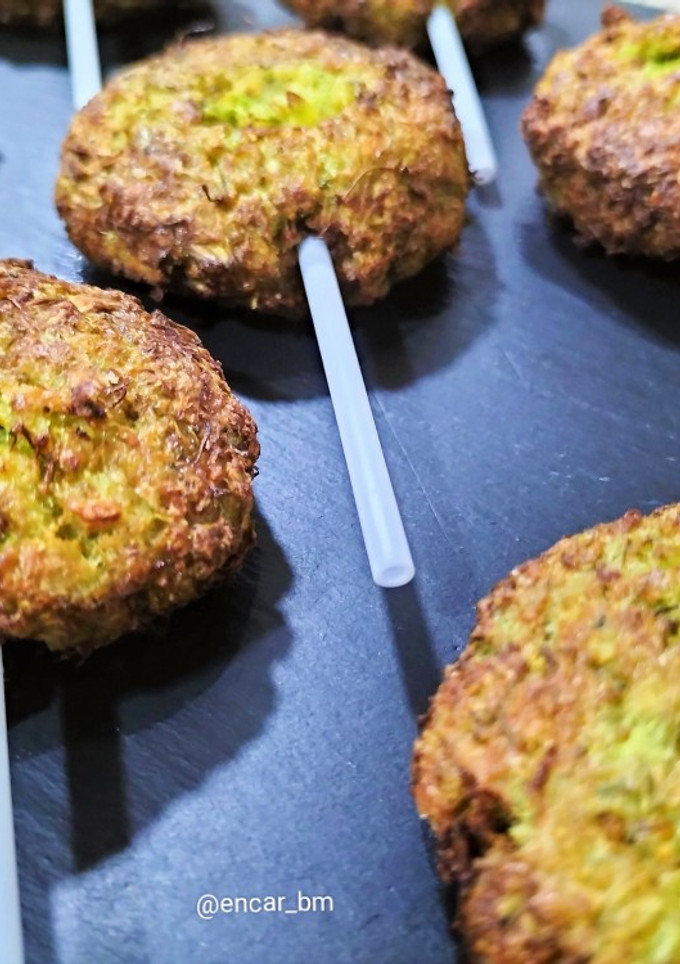 Una foto de Piruletas de brócoli sabor Cookpad en airfryer