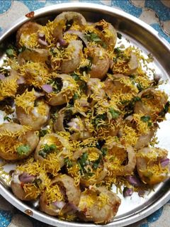 દહીં પૂરી (Dahi Puri Recipe In Gujarati) રેસીપી મુખ્ય ફોટો