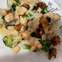 A picture of Chicken & broccoli with creamy garlic Parmesan sauce.