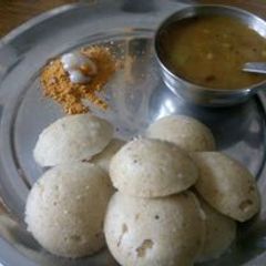 A picture of Idli.