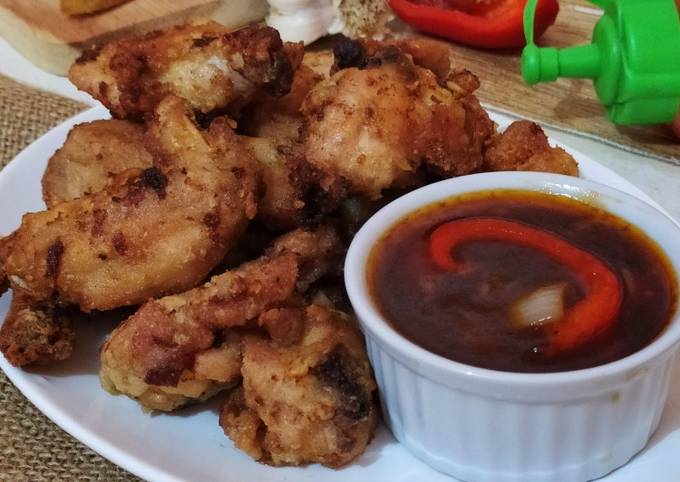 Chicken Wings with BBQ Red Pepper Sauce