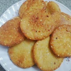 A picture of Meethi tikkiya.