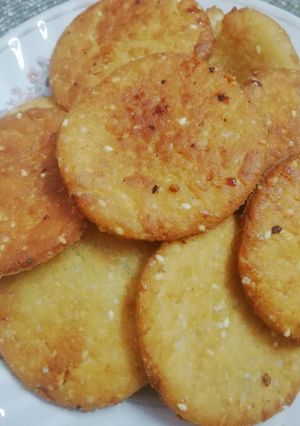 A picture of Meethi tikkiya.