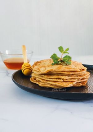 A picture of Banana oats pancake.