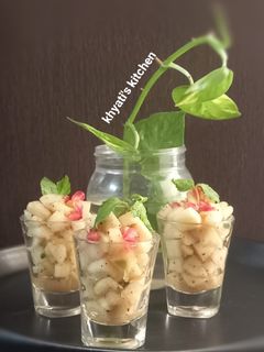 એપલ ચાટ (Apple Chaat Recipe In Gujarati) રેસીપી મુખ્ય ફોટો