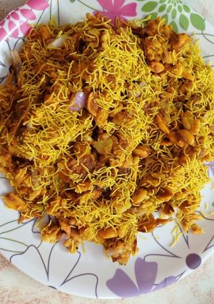 ભેળ (Bhel Recipe In Gujarati) રેસીપી મુખ્ય ફોટો