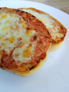 Házi melegszendvicskrém recept fotója