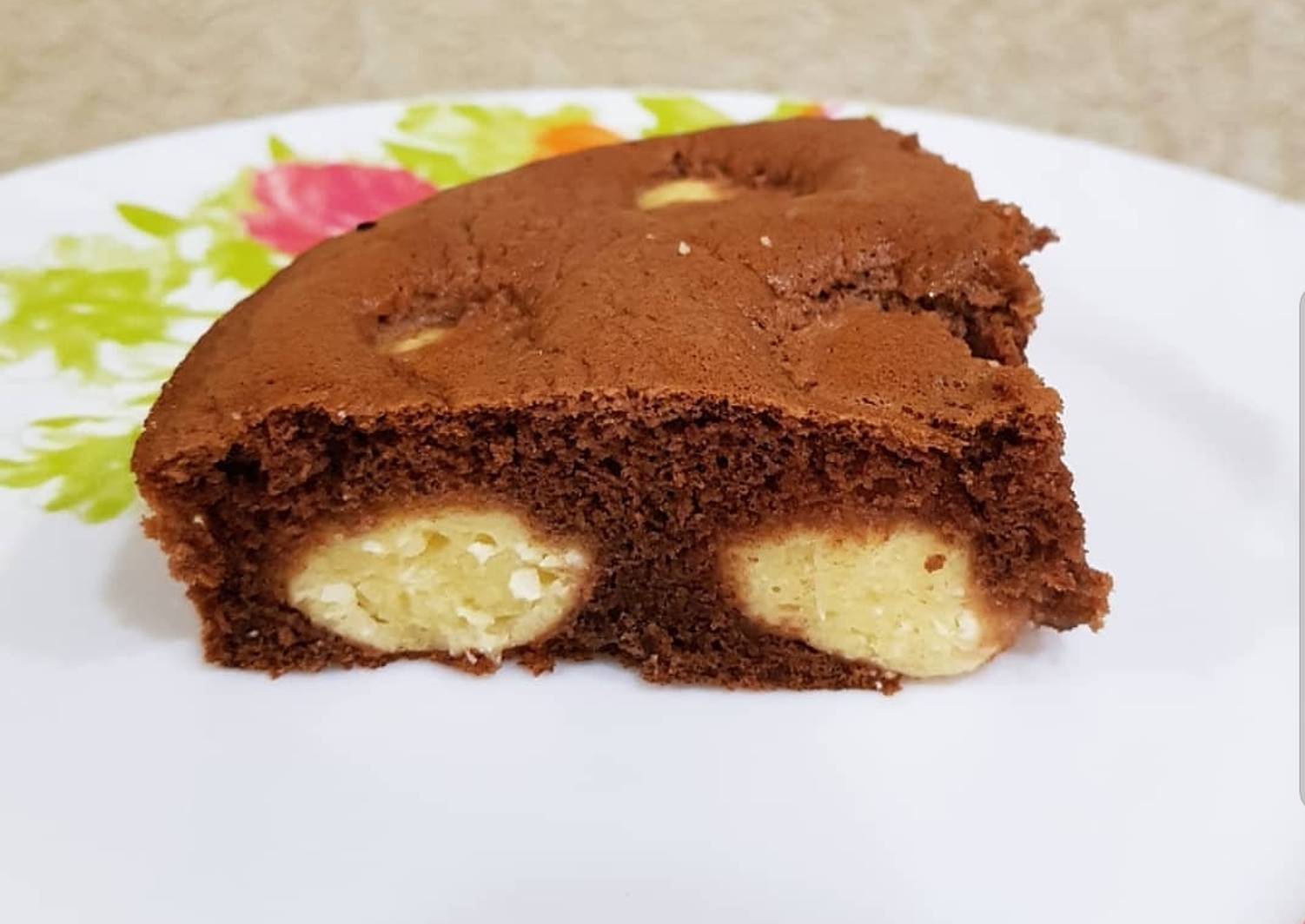 Белькович шоколадно творожный пирог. Пирог с творожными шариками. Шоколадный пирог с кокосовыми шариками. Шоколадный пирог с творожными шариками. Шоколадный пирог с кокосовой стружкой.