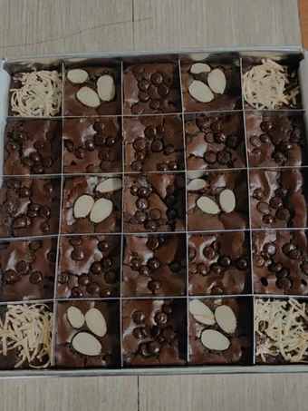 Langkah Mudah untuk Membikin Resep Brownies Panggang Fudgy Shiny Crust yang Lezat Anti Ribet, Bikin Ngiler