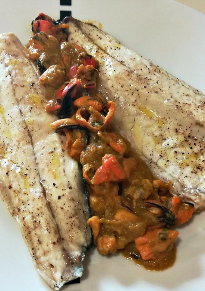 Una foto de Lubina con mejillones