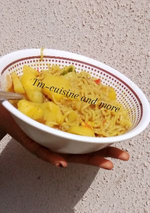 A picture of Indomie with Irrish potato.
