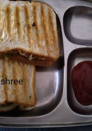 A picture of Toast Sandwich.