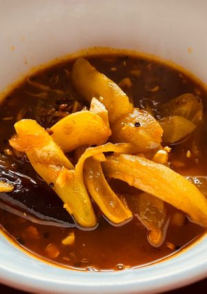 A picture of Raw mango chutney.