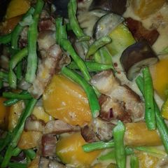 A picture of Coconut Milk Stew Squash & Beans (Ginataang Kalabasa at Sitaw).