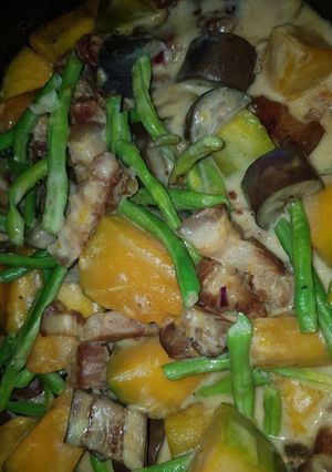 A picture of Coconut Milk Stew Squash & Beans (Ginataang Kalabasa at Sitaw).