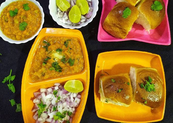 Step-by-Step Guide to Make Perfect Pav Bhaji