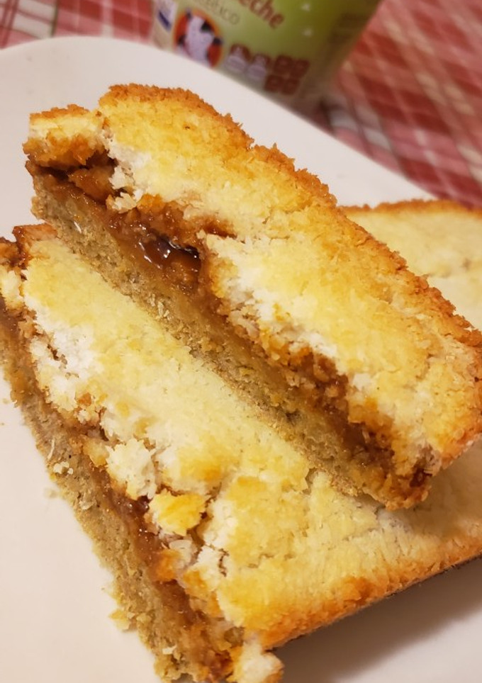 Una foto de Tarta de coco y dulce de leche sin azúcar, sin harina