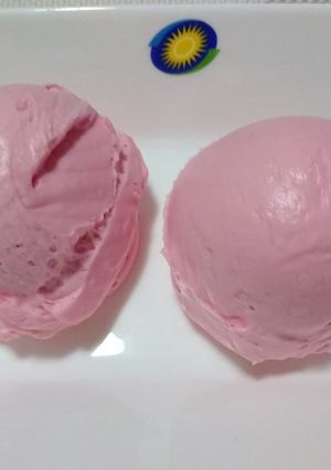 A picture of Homemade strawberry icecream.