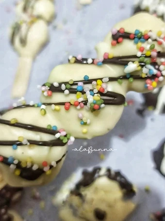 Langkah Mudah untuk Membuat Resep 655. Egg Drops Choco Stick yang Lezat Anti Ribet, Menggugah Selera
