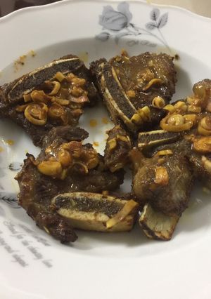 Hình của món Sườn bò Úc nướng sa tế sả ớt.