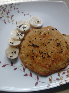 வாழைப்பழம் பேன்கேக் (Vaazhaipazham pancake recipe in tamil) செய்முறை முக்கிய புகைப்படம்