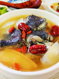 紅棗洋蔥烏骨雞湯 的食譜成品照片