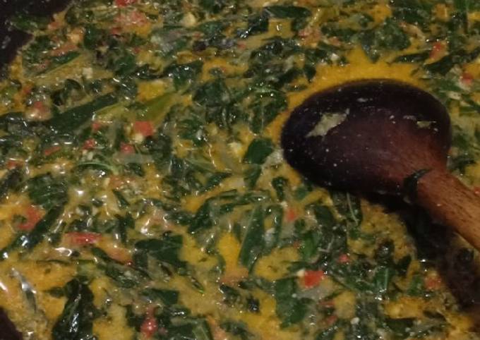 Cara Gampang Membuat Gulai Daun Singkong yang Bikin Ngiler