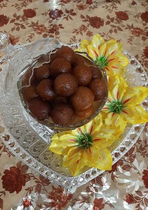 गुलाब जामुन (Gulab Jamun Recipe in Hindi) रेसिपी मुख्य फोटो