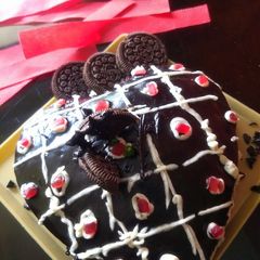 Oreo cookies cake A picture of Oreo cookies cake.
