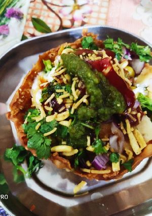 A picture of Sizzling hot katori chaat.