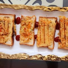 A picture of Rava toast.
