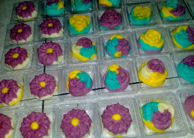 Bagaimana Membuat Bolu kukus mawar santan 🌷🌻, Bikin Ngiler