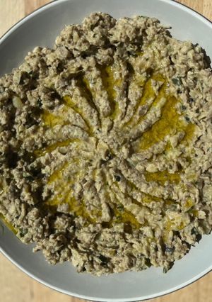 A picture of Baba ghannouj with a twist (Aubergine + Courgette).