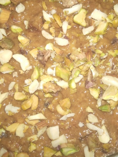 தேங்காய் பர்பி (Thenkaai burfi recipe in tamil) செய்முறை முக்கிய புகைப்படம்