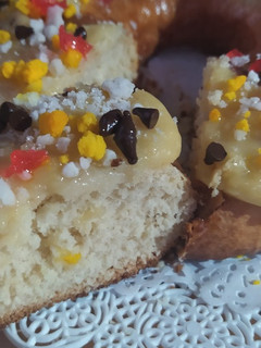 Una foto de Rosca De Pascua Con Aceite y Levadura Seca