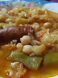 Guiso de garbanzos con repollo y judías verdes en olla rápida