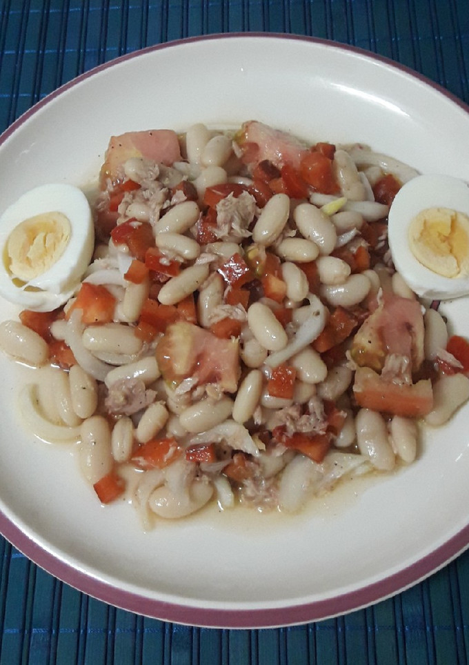 Una foto de Ensalada de alubias en conserva
