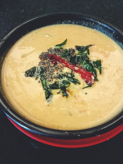 தர்பூஷணி தோல் மோர் குழம்பு(watermelon rind buttermilk curry recipe in tamil) செய்முறை முக்கிய புகைப்படம்