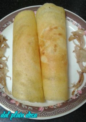 A picture of Moong dal plain dosa.